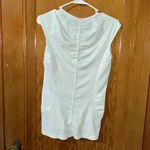 2/$15 Athleta tank top size extra small - Picture 3 of 4